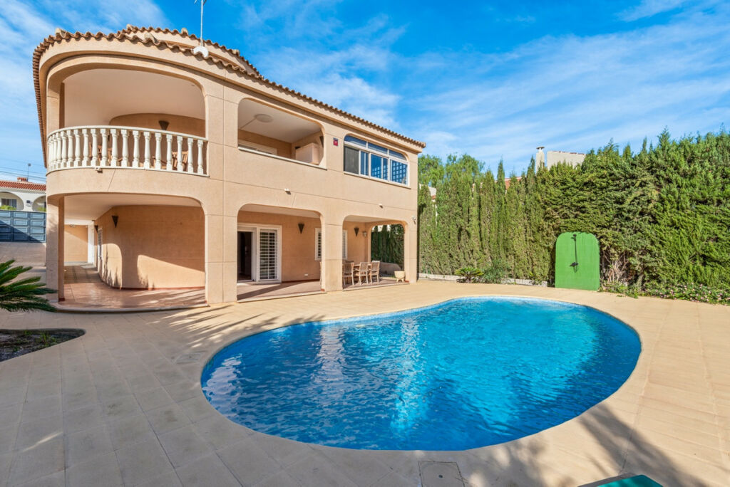 Detached Villa Los Balcones Alicante