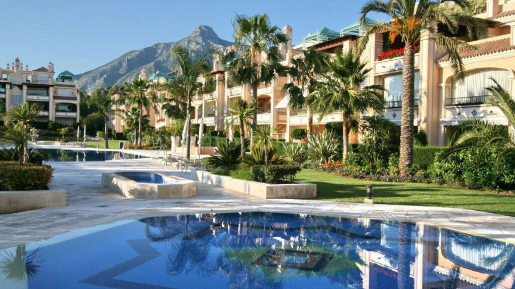 Ground Floor Apartment The Golden Mile Málaga