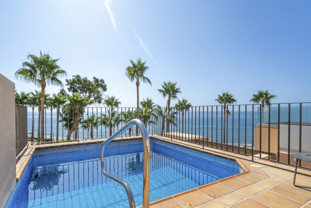 Top Floor Apartment Estepona Málaga