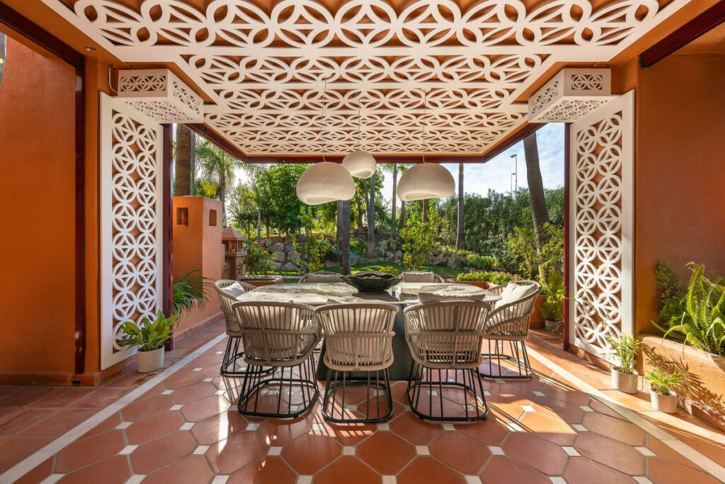Ground Floor Apartment Aloha Málaga - image 10