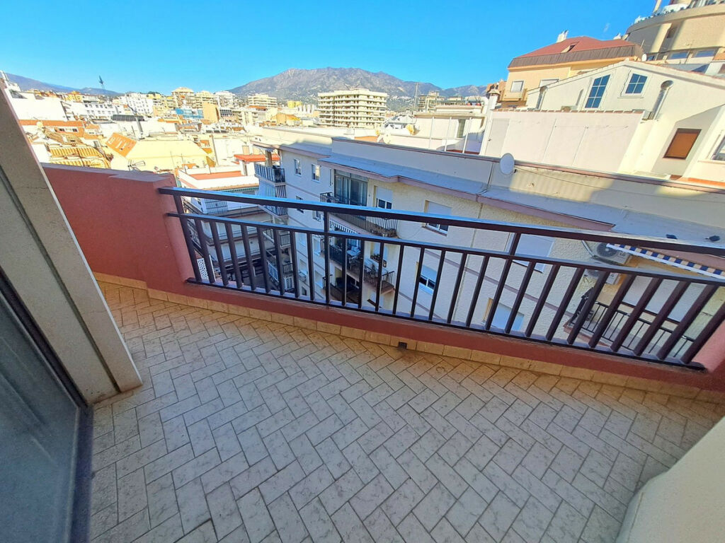 Middle Floor Apartment Fuengirola Málaga - image 10