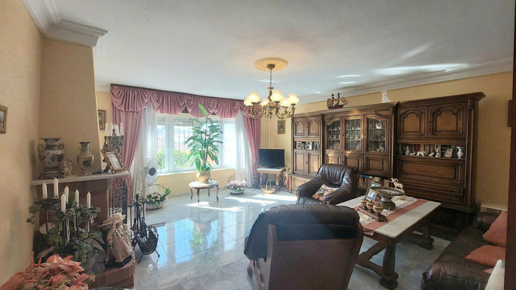 Detached Villa Puerto de la Torre Málaga - image 10