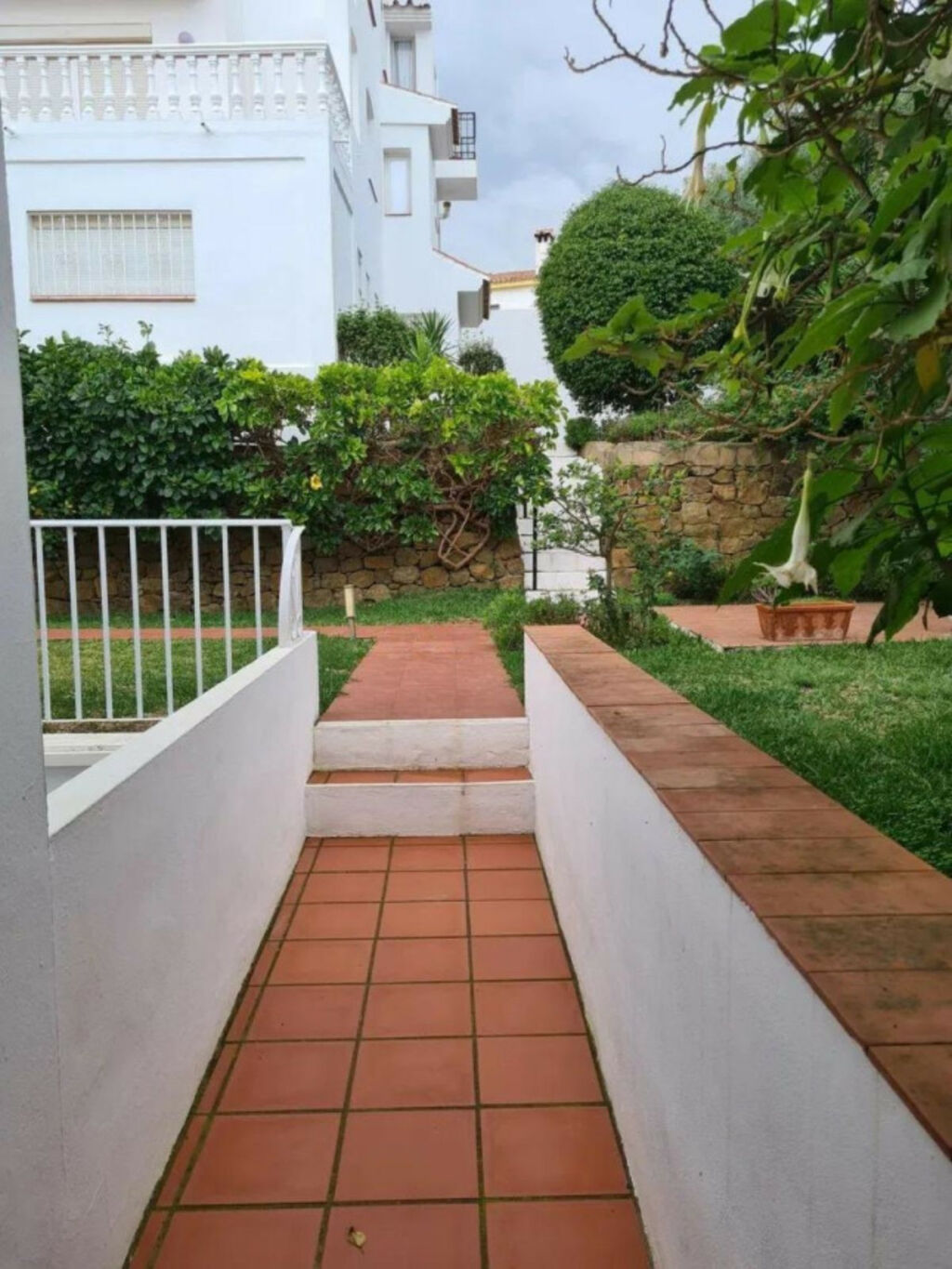 Middle Floor Apartment Manilva Málaga - image 10