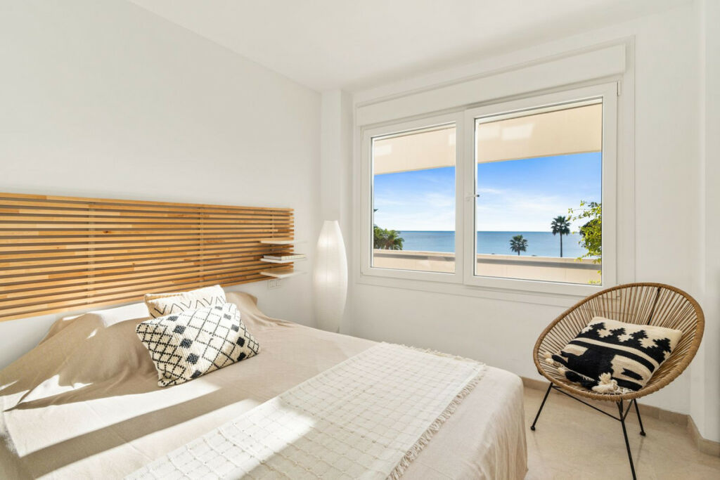 Middle Floor Apartment New Golden Mile Málaga - image 10
