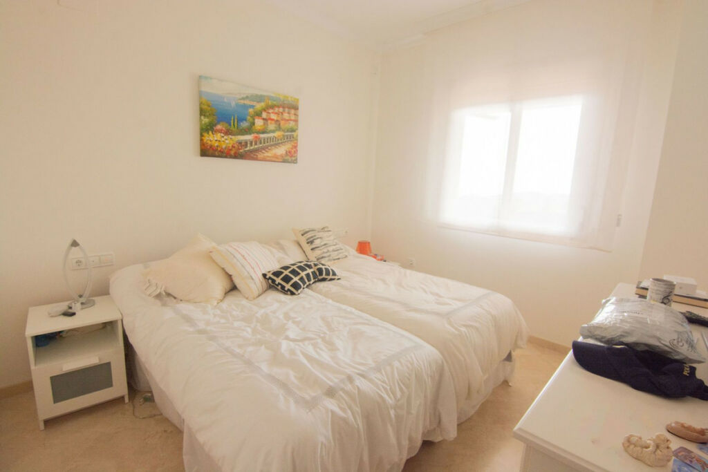 Middle Floor Apartment La Mairena Málaga - image 9