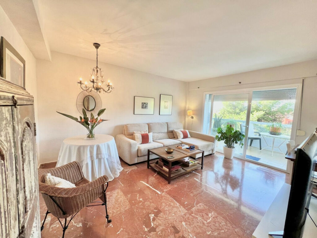 Middle Floor Apartment Las Chapas Málaga - image 10