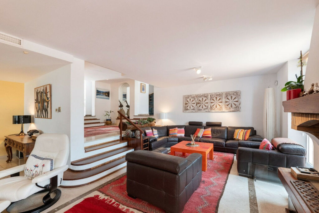 Detached Villa Marbella Málaga - image 10
