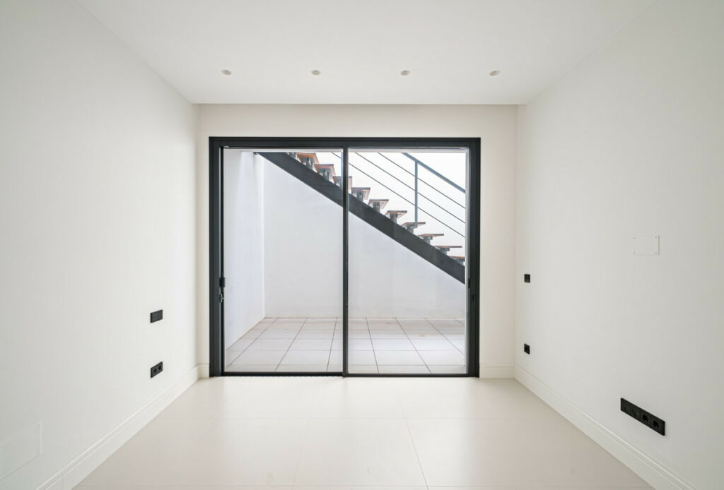 Detached Villa The Golden Mile Málaga - image 10
