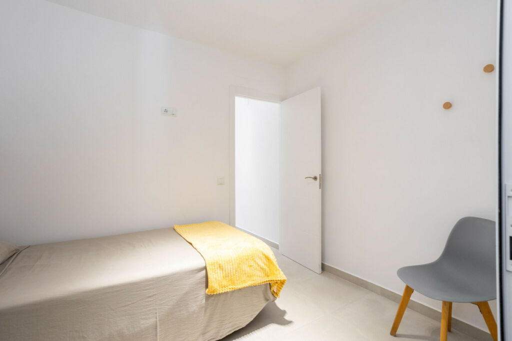 Townhouse Villamartin Alicante - image 11