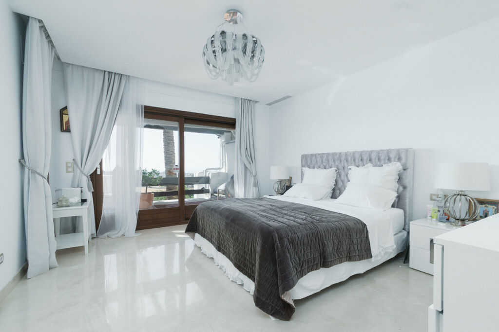 Townhouse Benahavís Málaga - image 11