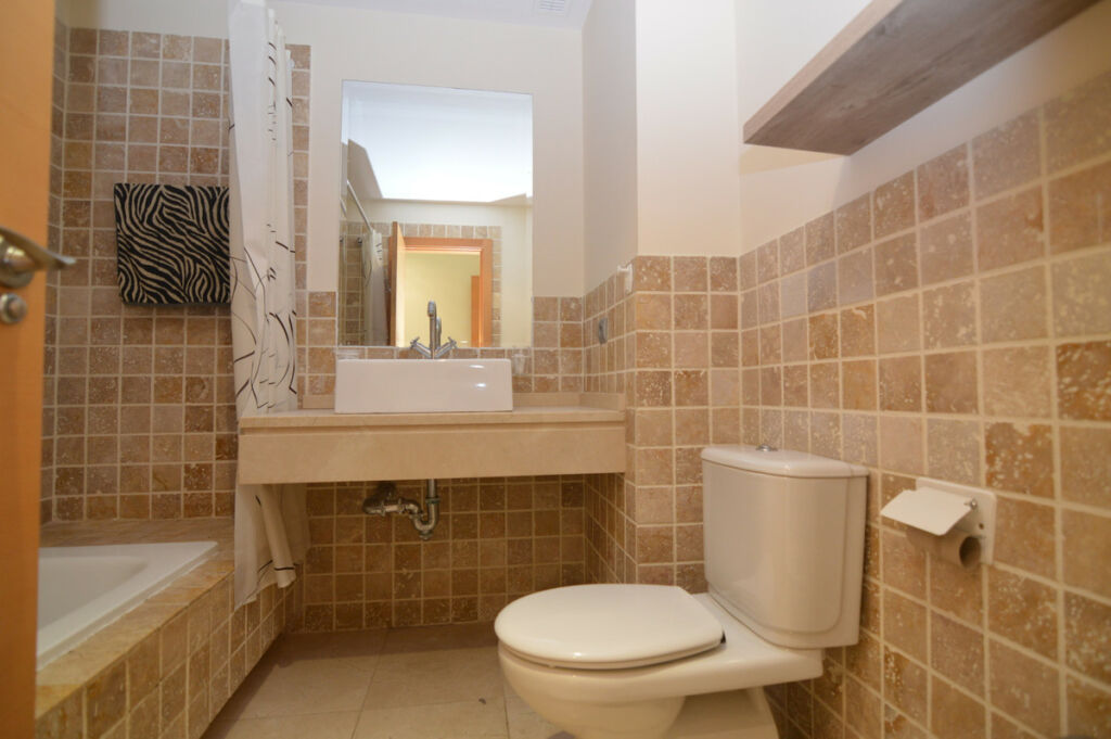 Middle Floor Apartment Estepona Málaga - image 19