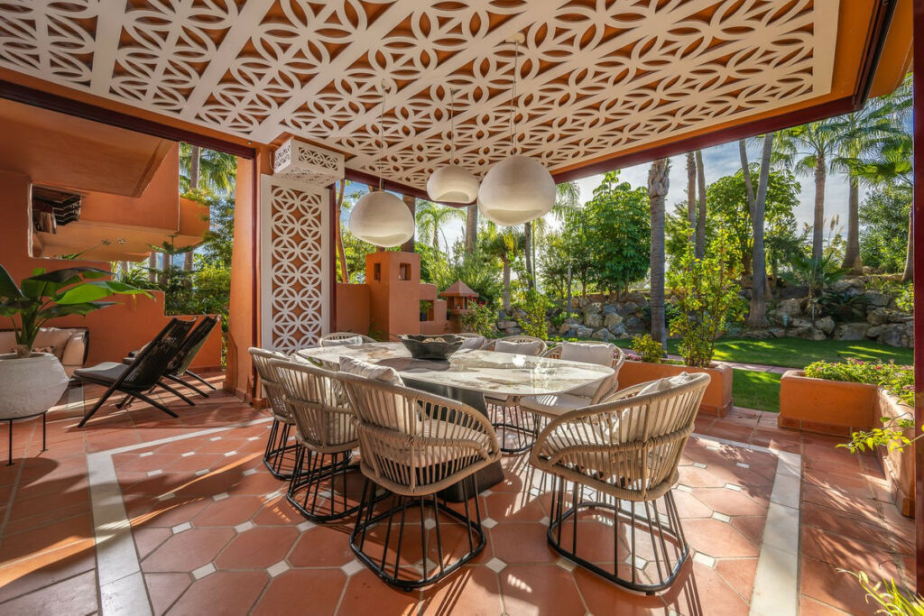 Ground Floor Apartment Aloha Málaga - image 11
