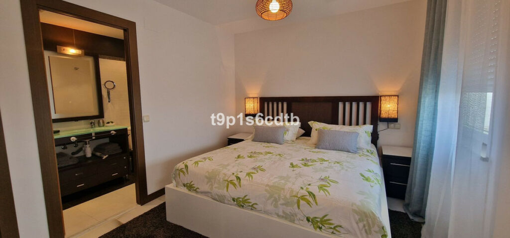 Middle Floor Apartment Puerto Banús Málaga - image 13