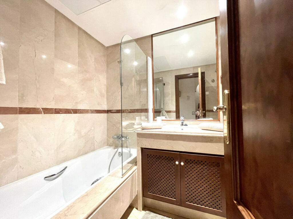 Ground Floor Apartment Los Monteros Málaga - image 11