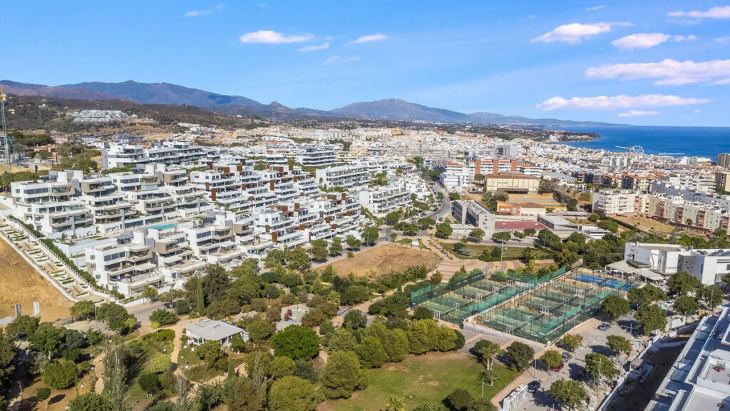 Top Floor Apartment Estepona Málaga - image 11