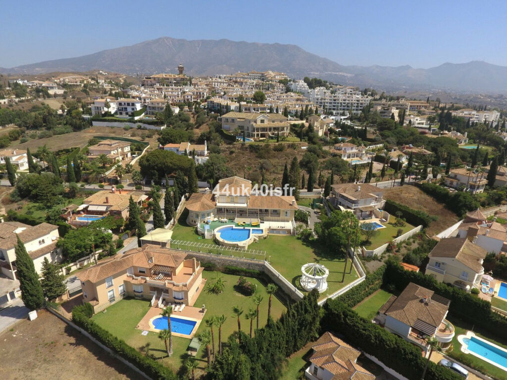 Detached Villa Mijas Golf Málaga - image 11