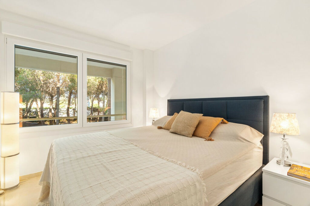 Middle Floor Apartment New Golden Mile Málaga - image 12