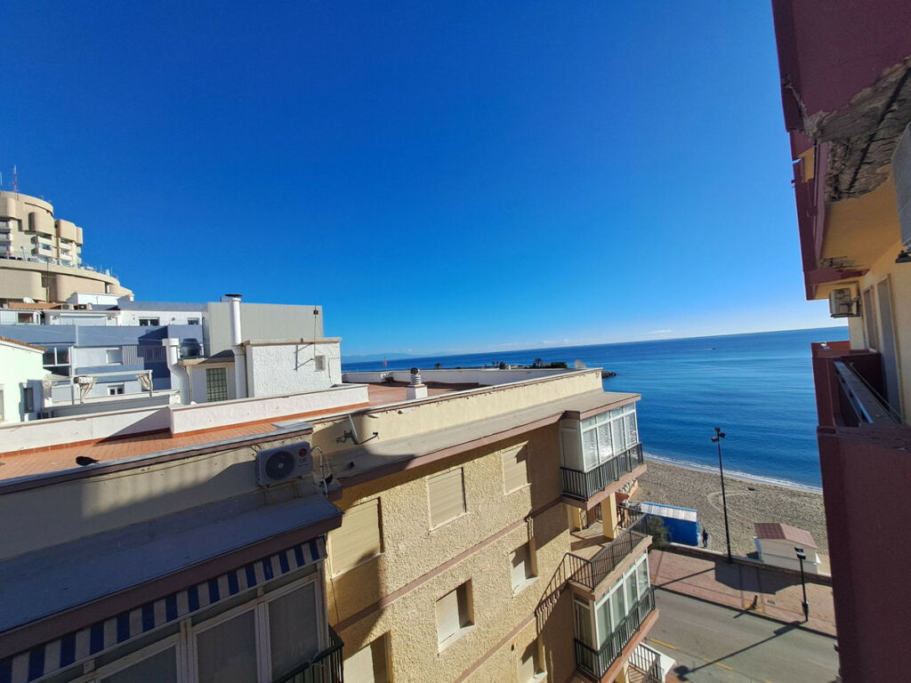 Middle Floor Apartment Fuengirola Málaga - image 11