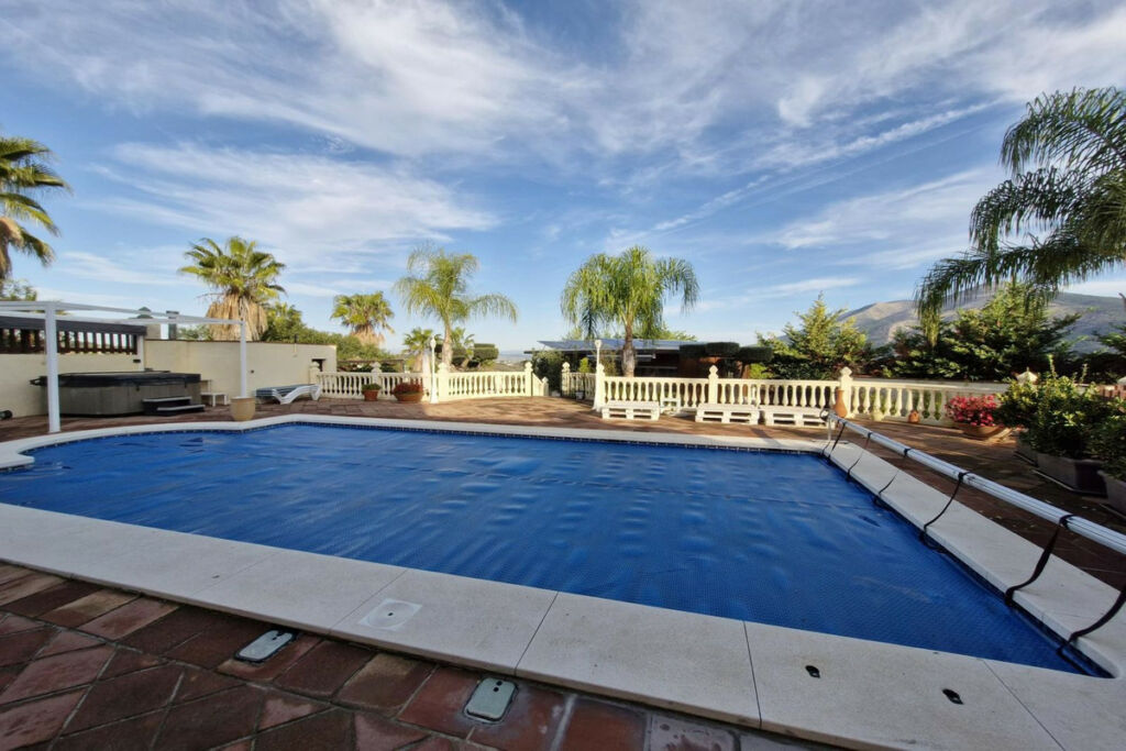 Detached Villa Coín Málaga - image 12
