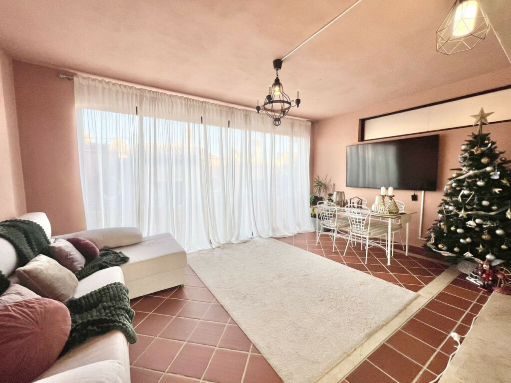 Townhouse Estepona Málaga - image 13