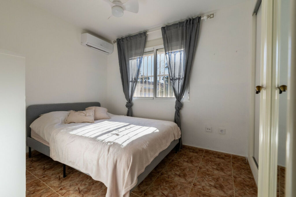 Detached Villa Benijofar Alicante - image 13