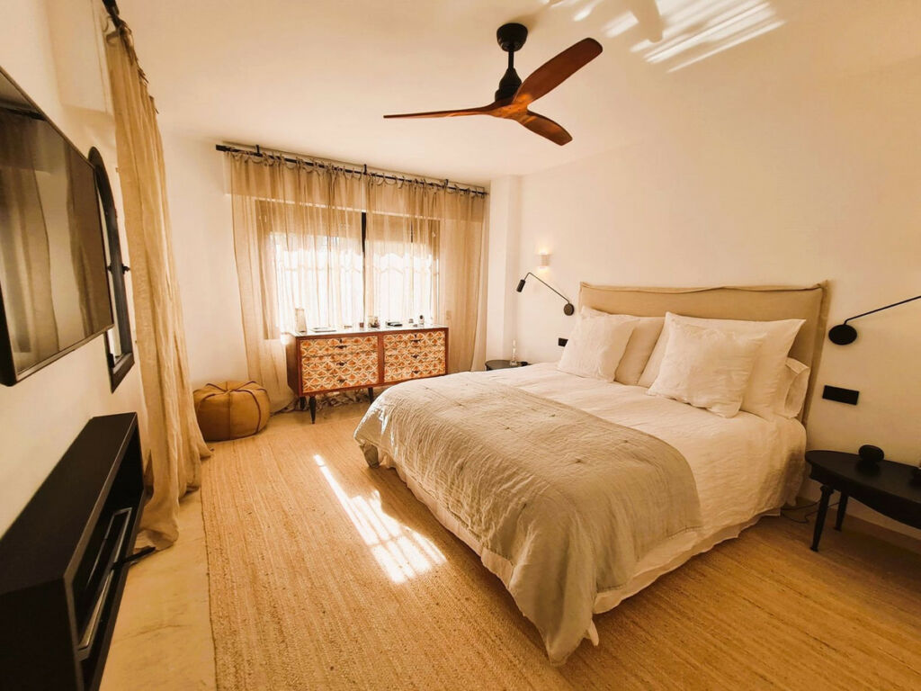 Middle Floor Apartment The Golden Mile Málaga - image 13