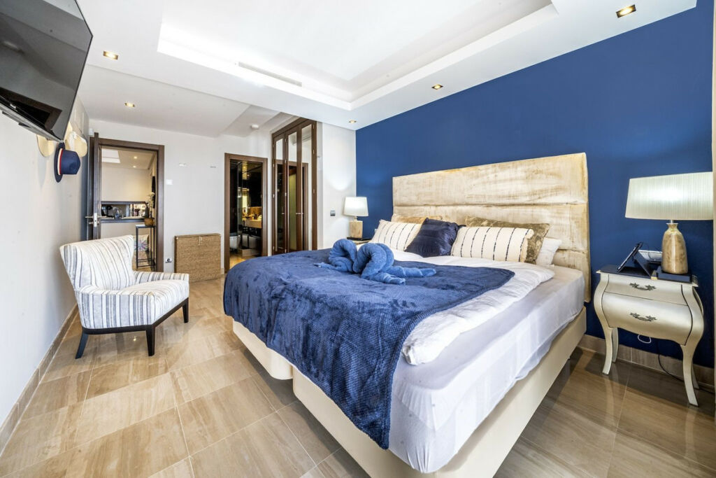 Top Floor Apartment Estepona Málaga - image 13