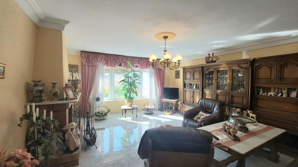 Detached Villa Puerto de la Torre Málaga - image 13