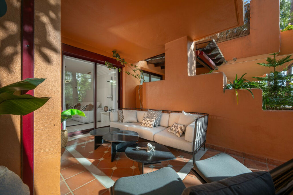 Ground Floor Apartment Aloha Málaga - image 13