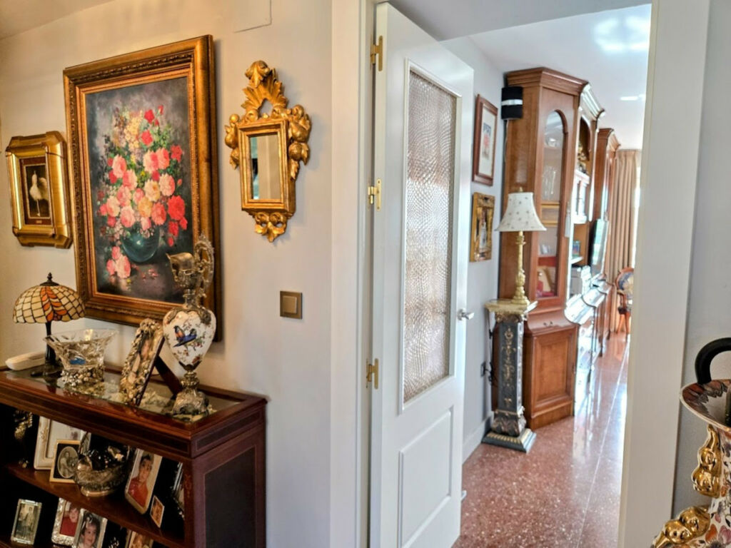 Middle Floor Apartment La Carihuela Málaga - image 13