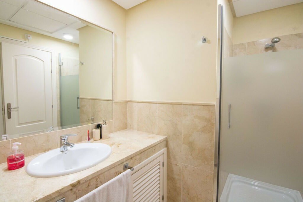 Middle Floor Apartment La Mairena Málaga - image 12