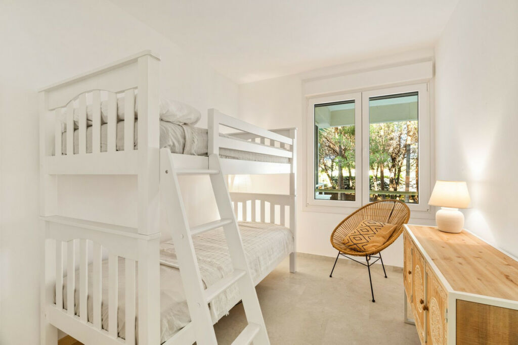 Middle Floor Apartment New Golden Mile Málaga - image 14