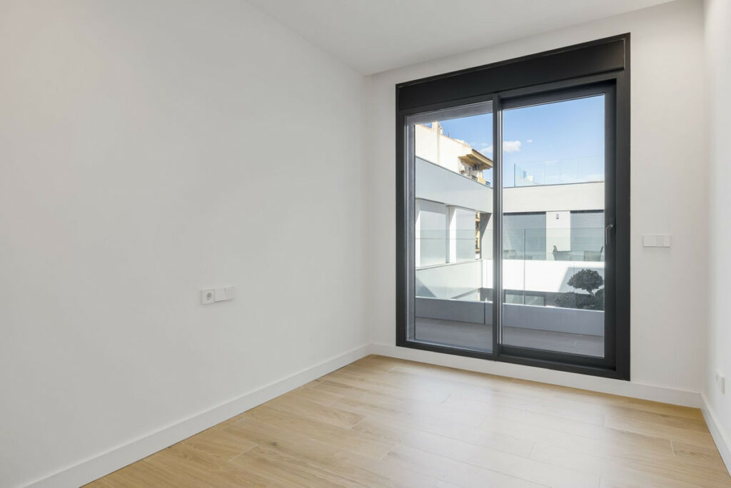 Middle Floor Apartment Fuengirola Málaga - image 7