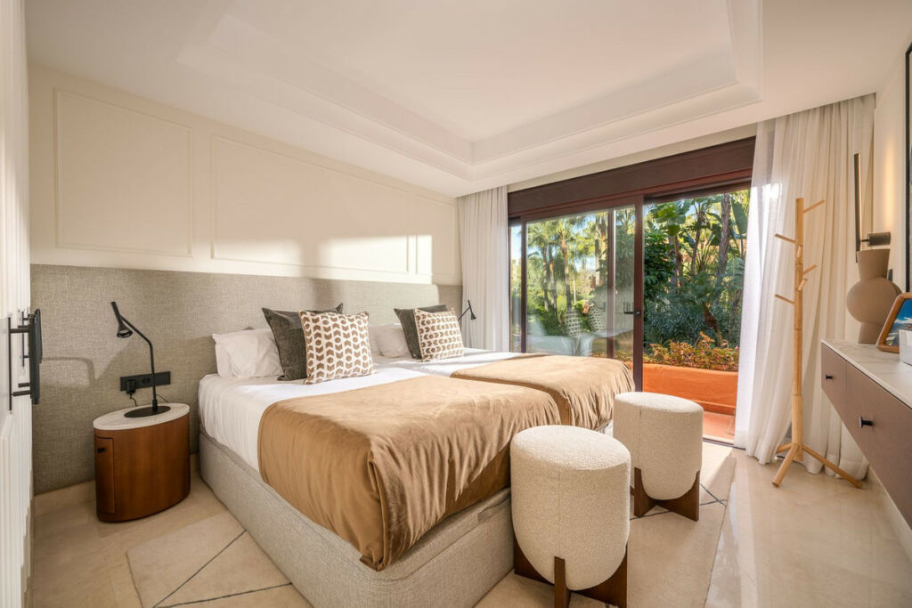 Ground Floor Apartment Aloha Málaga - image 14