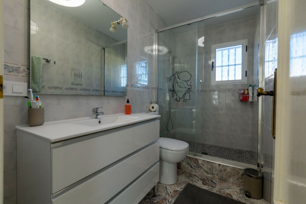 Detached Villa Benijofar Alicante - image 14