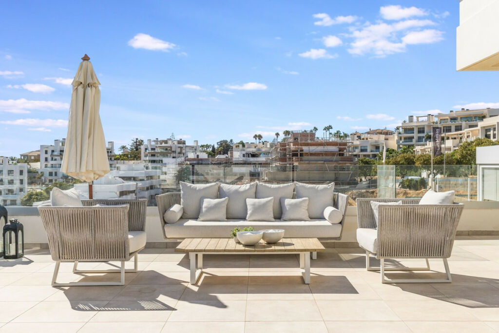 Top Floor Apartment Estepona Málaga - image 14