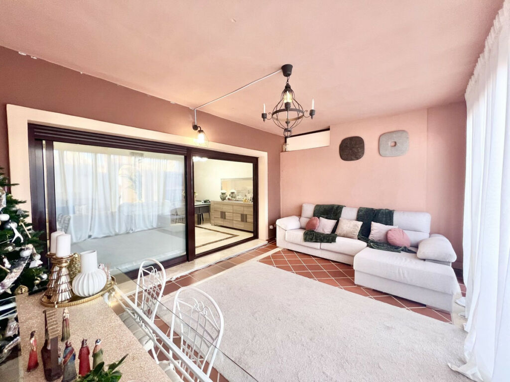 Townhouse Estepona Málaga - image 15