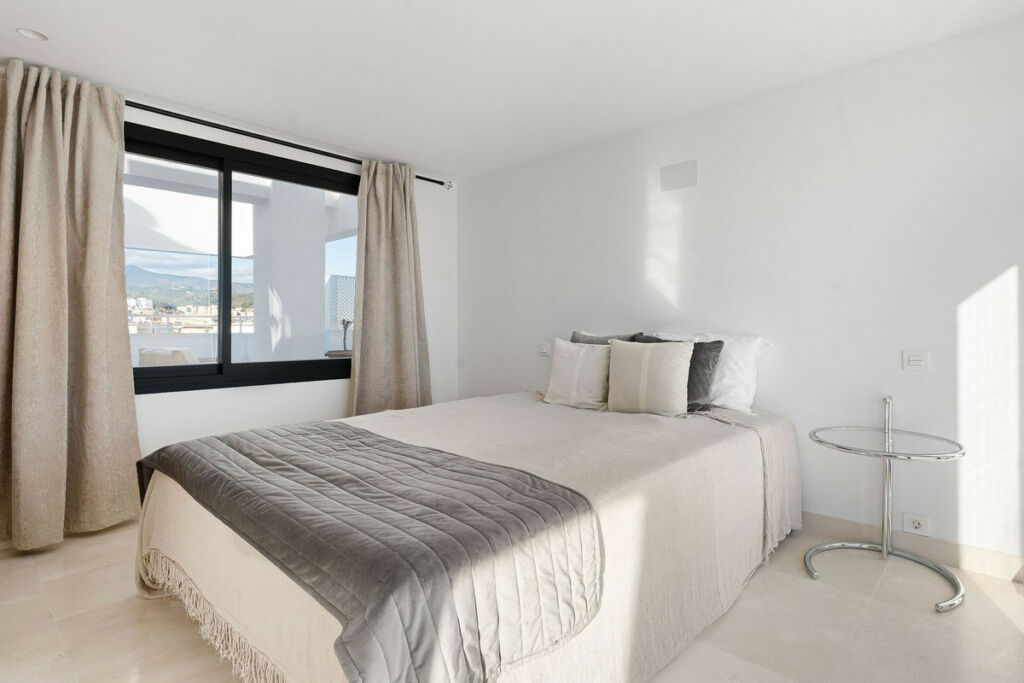 Penthouse Estepona Málaga - image 15