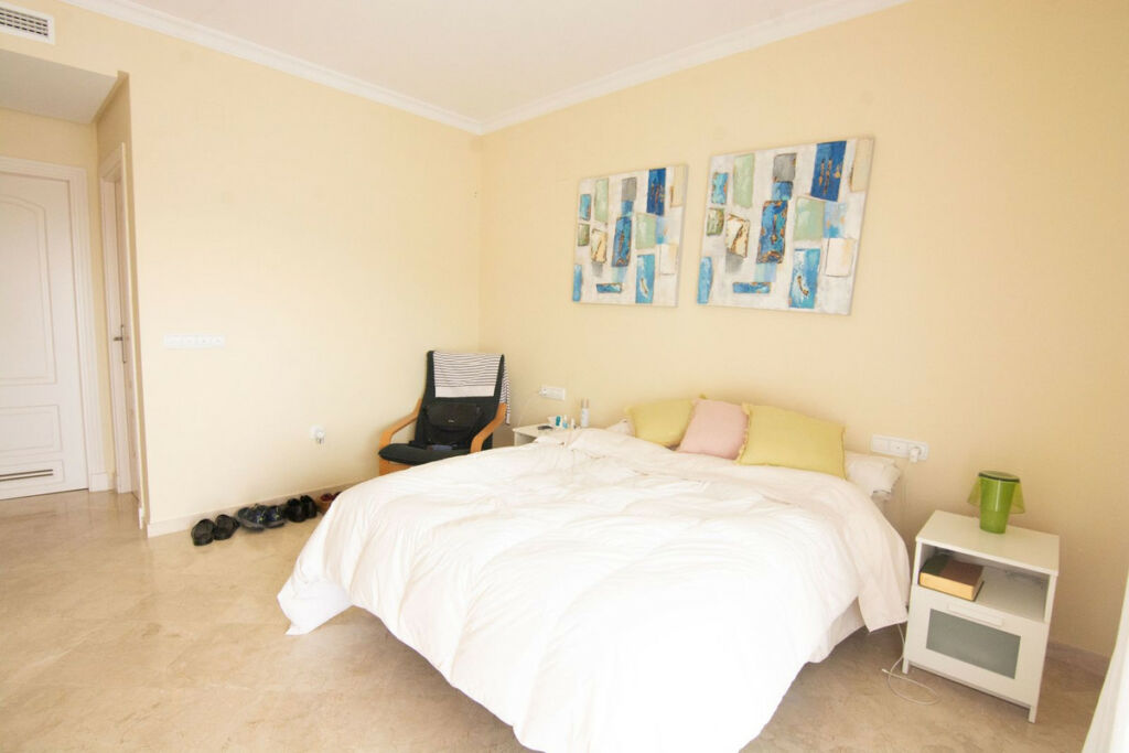 Middle Floor Apartment La Mairena Málaga - image 14