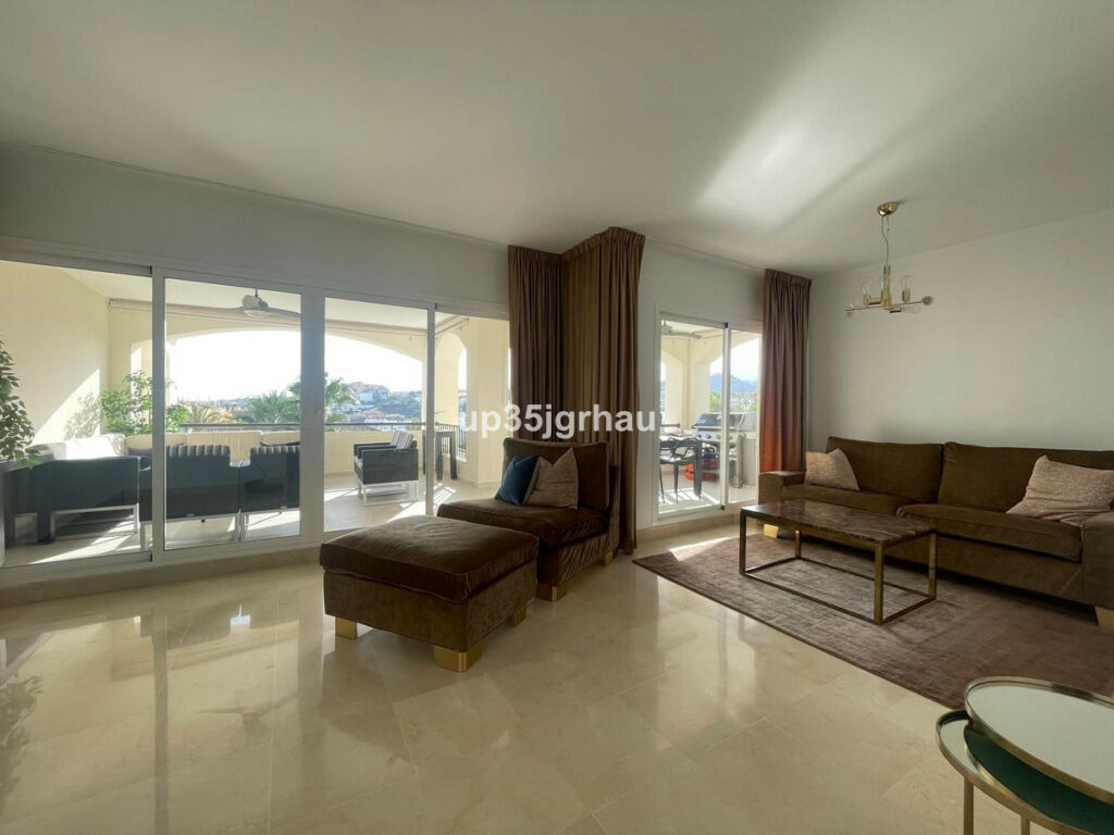 Penthouse Selwo Málaga - image 15