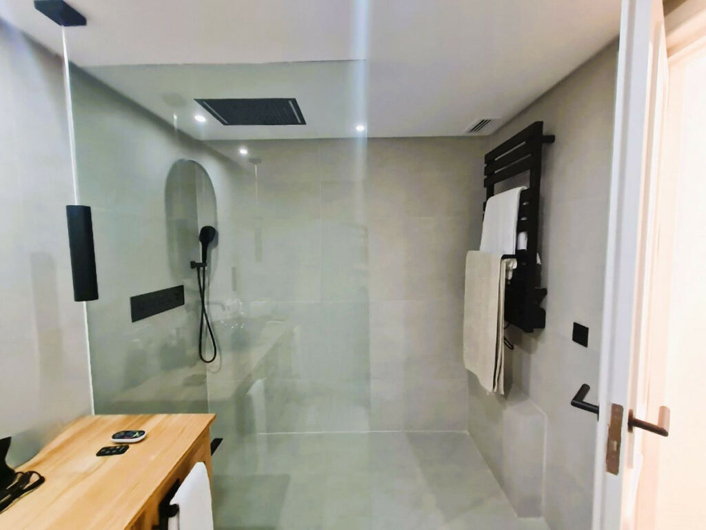 Middle Floor Apartment The Golden Mile Málaga - image 16