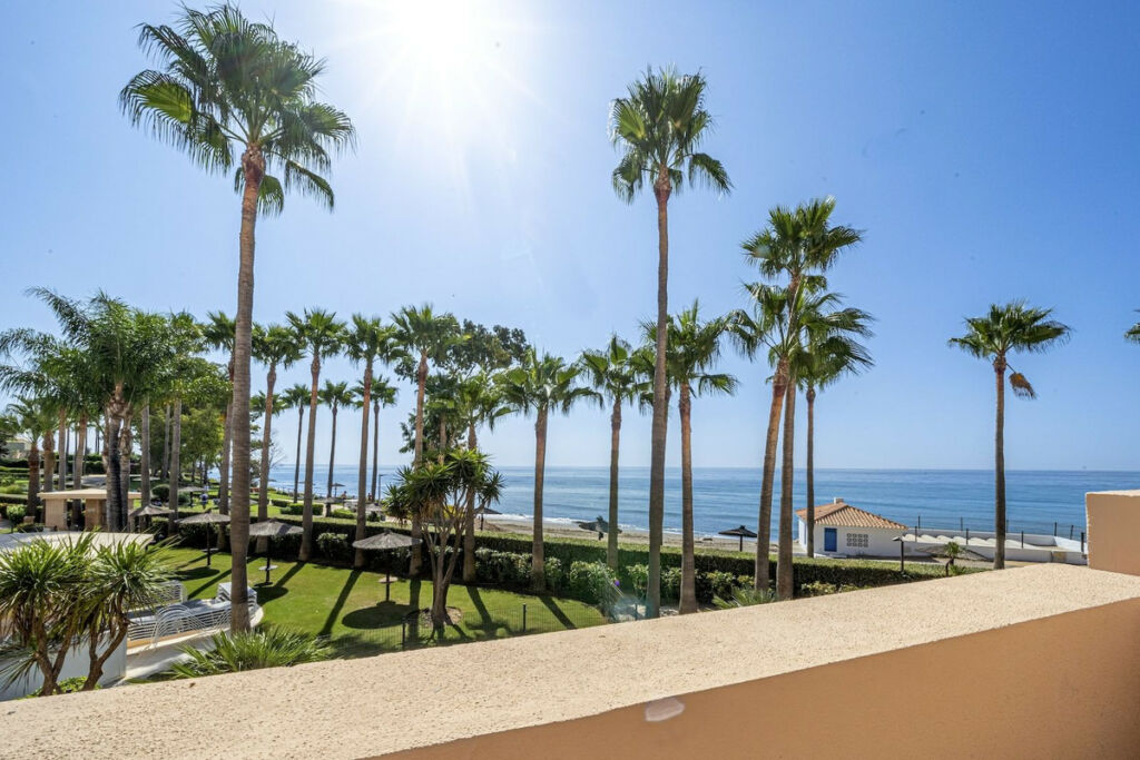 Top Floor Apartment Estepona Málaga - image 17