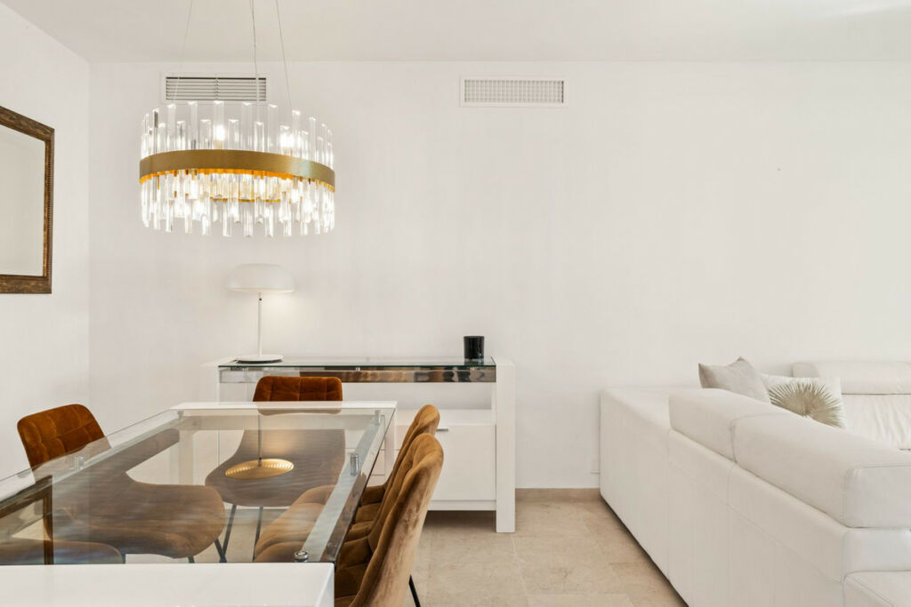 Middle Floor Apartment New Golden Mile Málaga - image 17