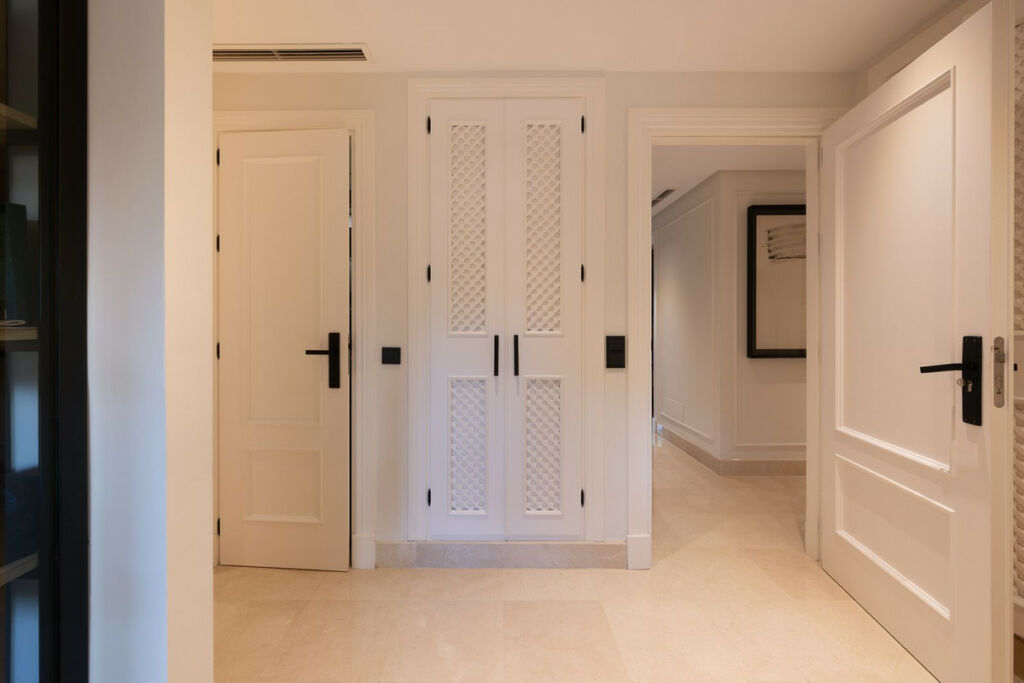 Ground Floor Apartment Aloha Málaga - image 17
