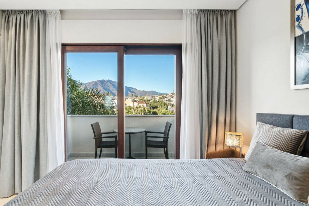 Penthouse Estepona Málaga - image 17