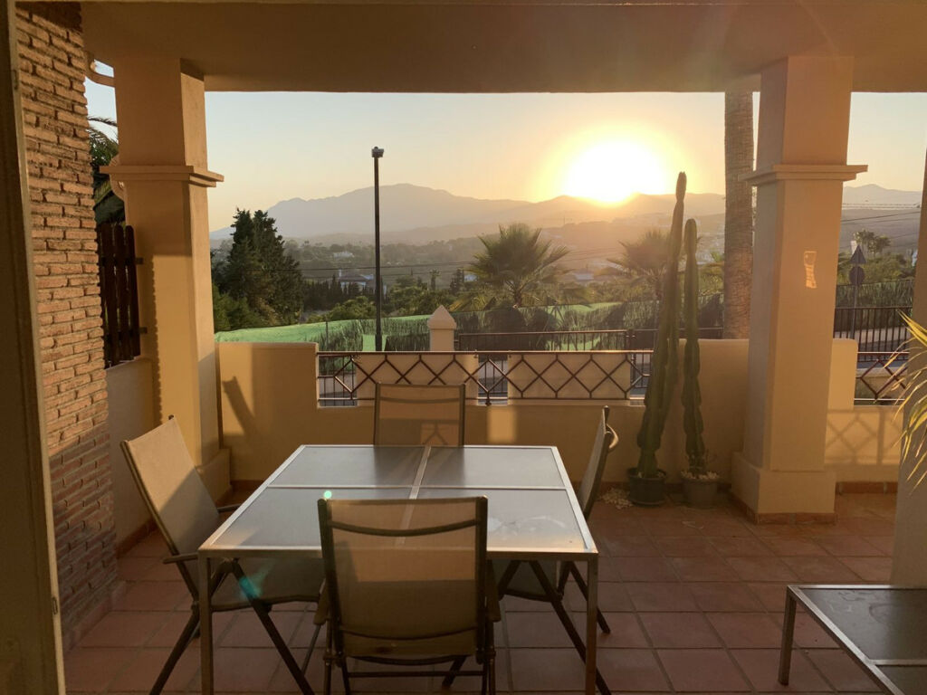 Middle Floor Apartment Estepona Málaga - image 8