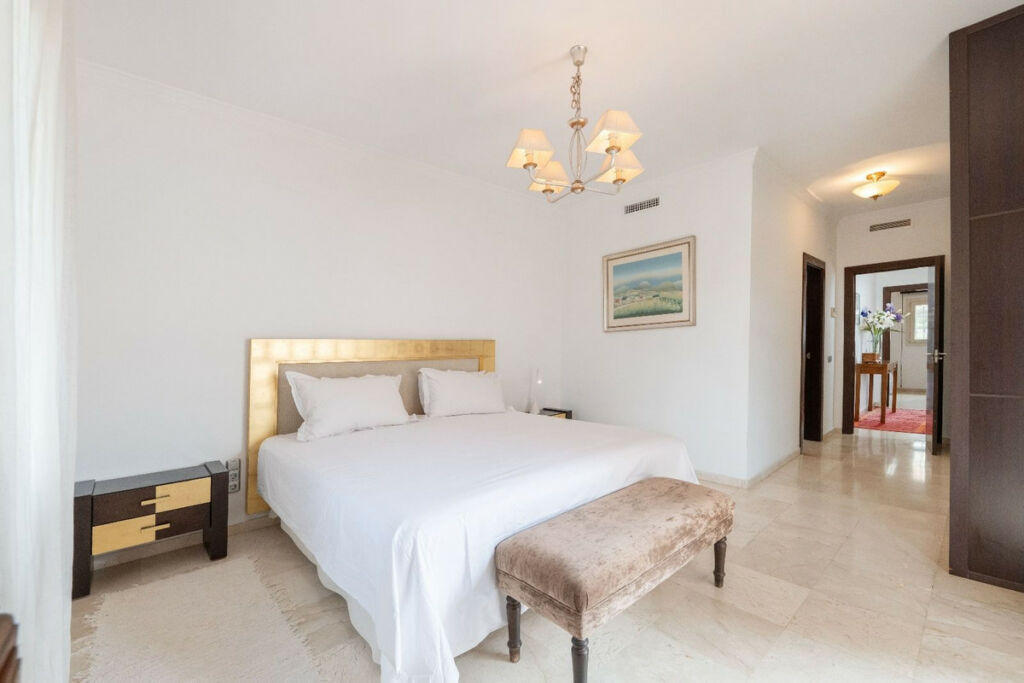 Detached Villa Marbella Málaga - image 17