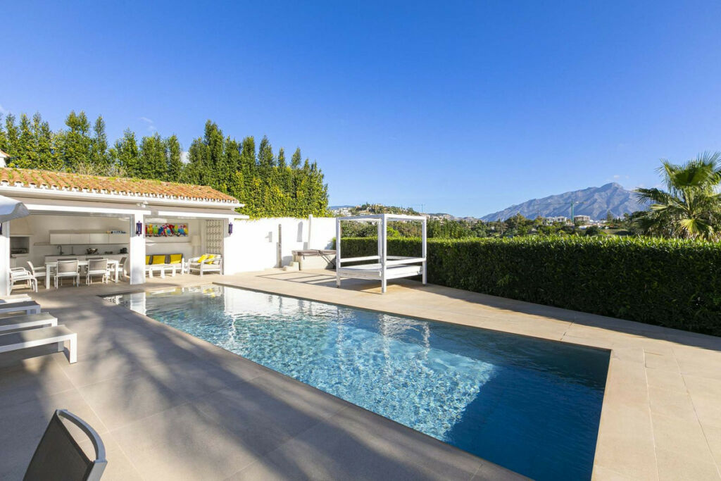 Detached Villa San Pedro de Alcántara Málaga - image 17