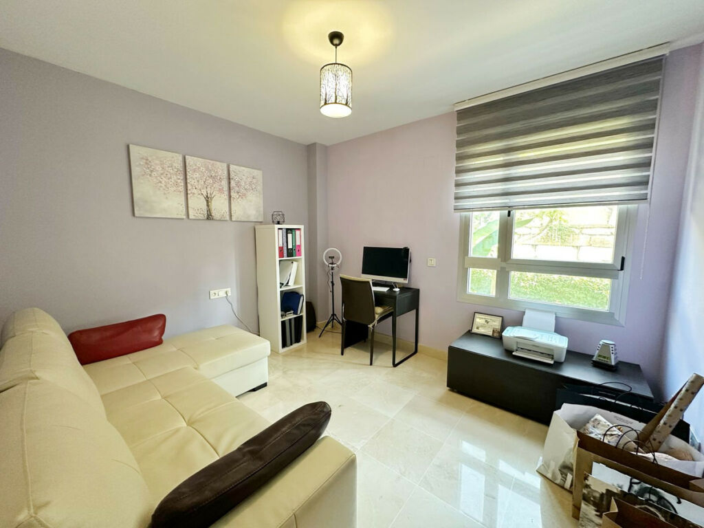 Middle Floor Apartment Los Arqueros Málaga - image 15