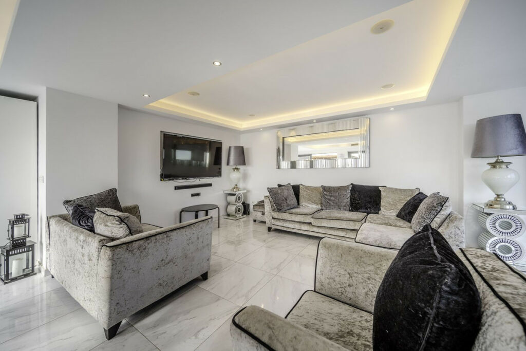 Detached Villa Benalmadena Málaga - image 20
